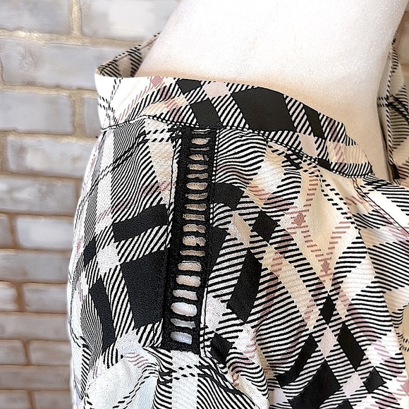 Davina Plaid Printed Polyester Blouse, Women’s Size Medium. - Picture 8 of 10
